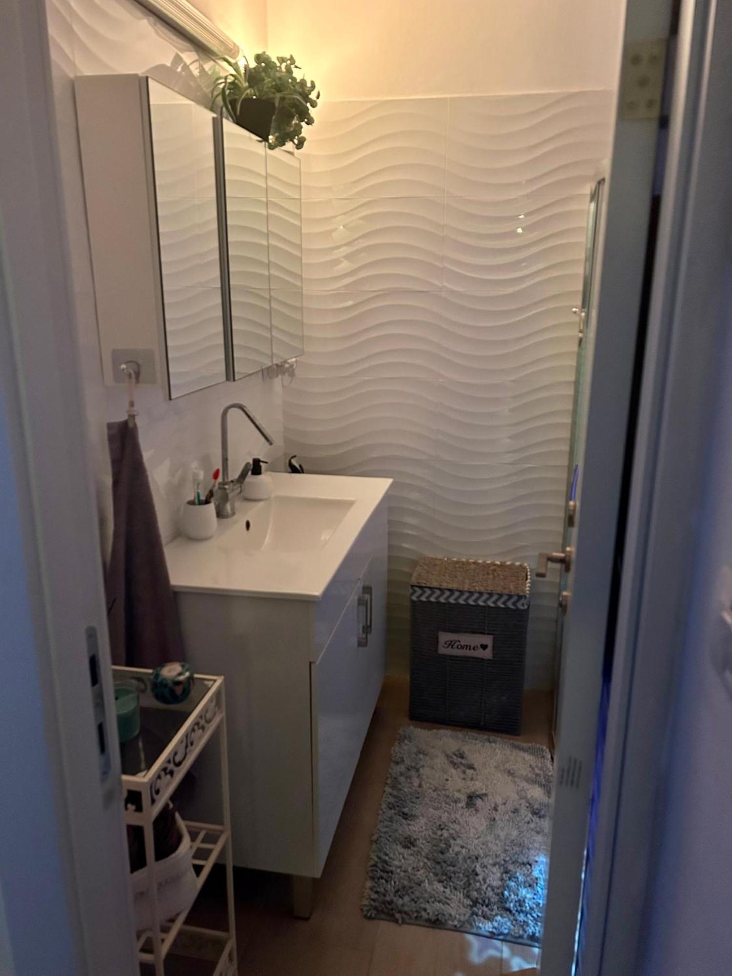 A Room In A Modern Apartment Near The Belinson Schneider Hospital And The Red Line To Tel Aviv Petach Tikva Exterior photo